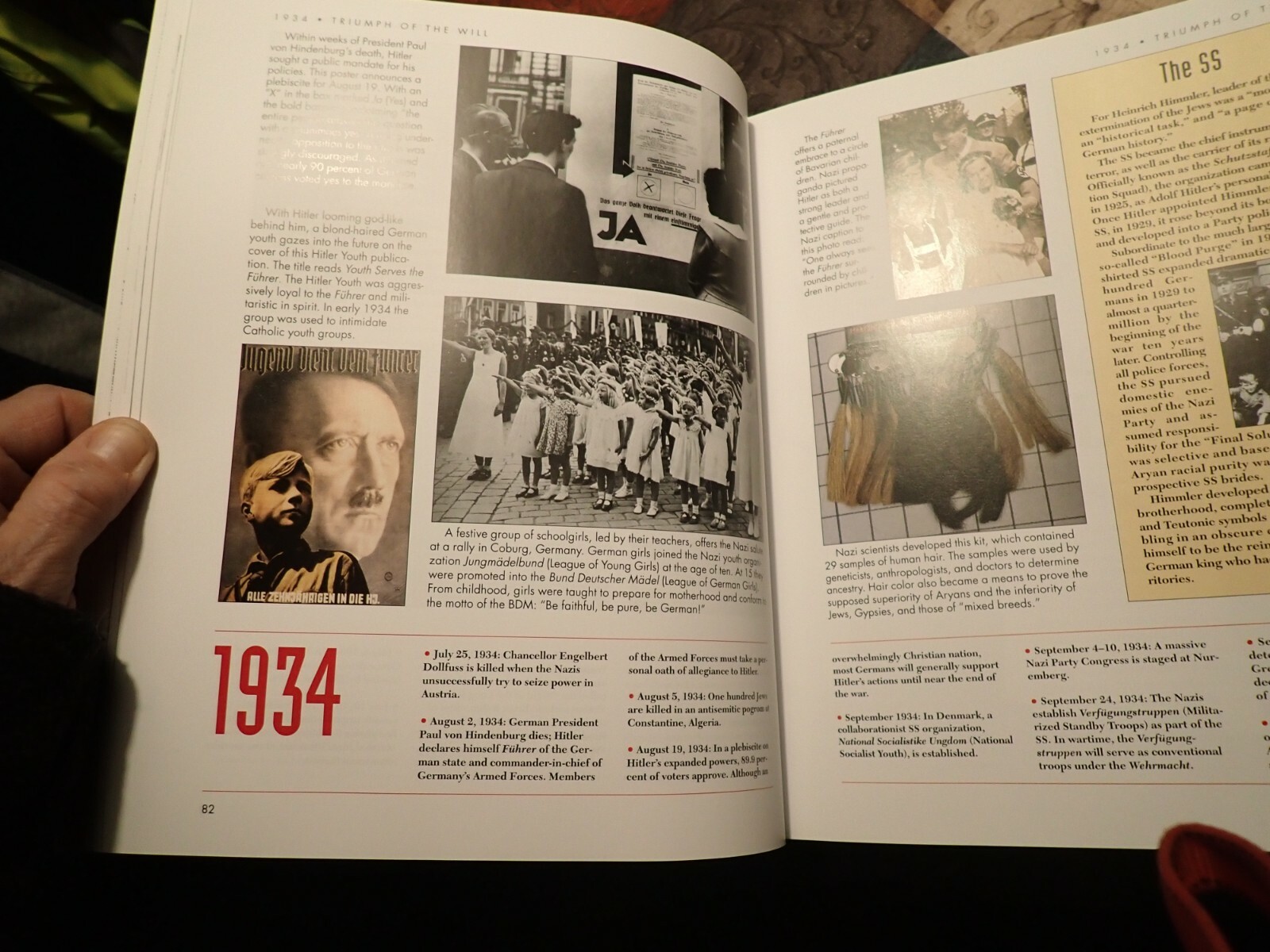 The Holocaust Chronicle : A History in Words and Pictures (2009, Hardcover)