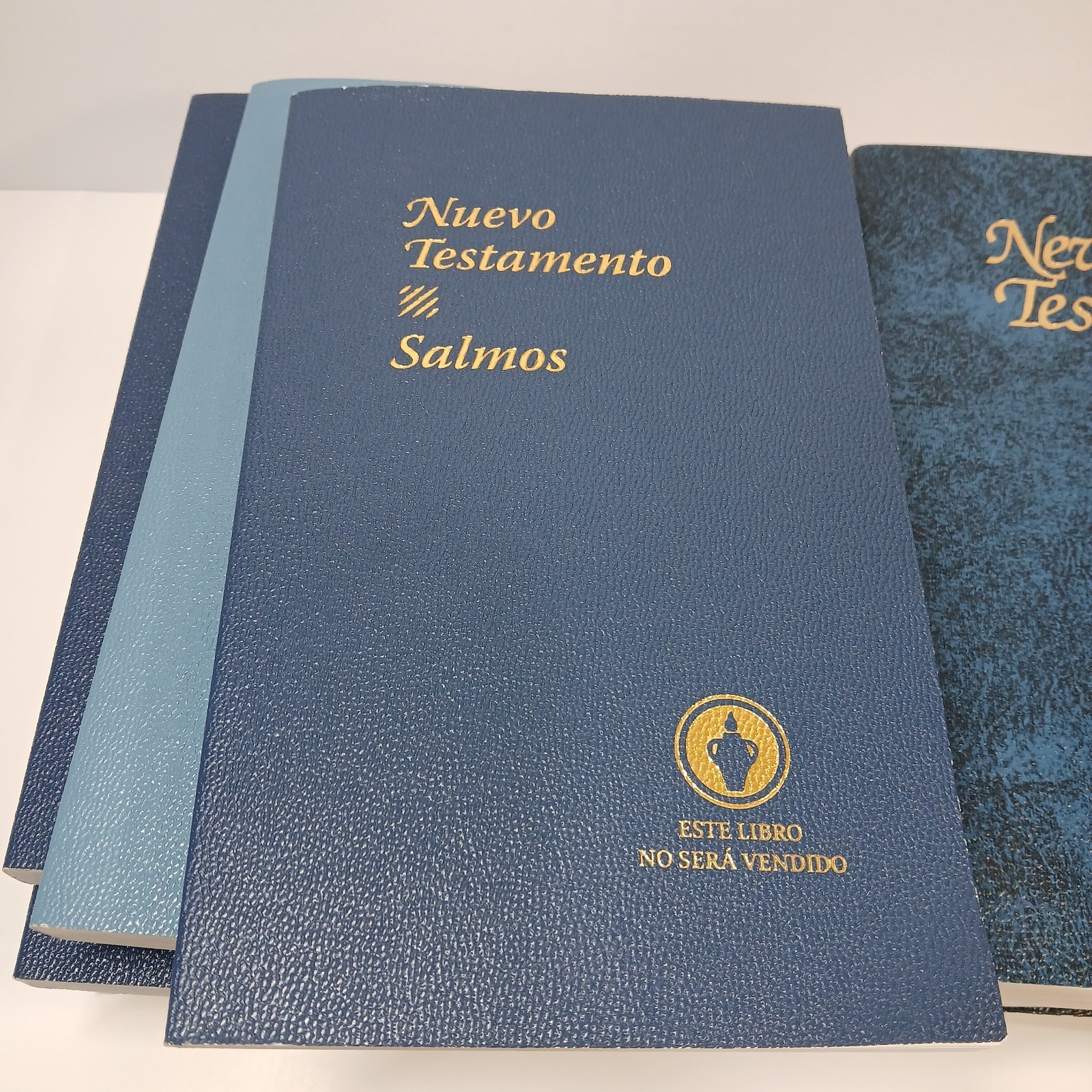 Lot of 13 New Testament Psalms KJV ESV Spanish Large Print Softcover 8.25 x 5.25
