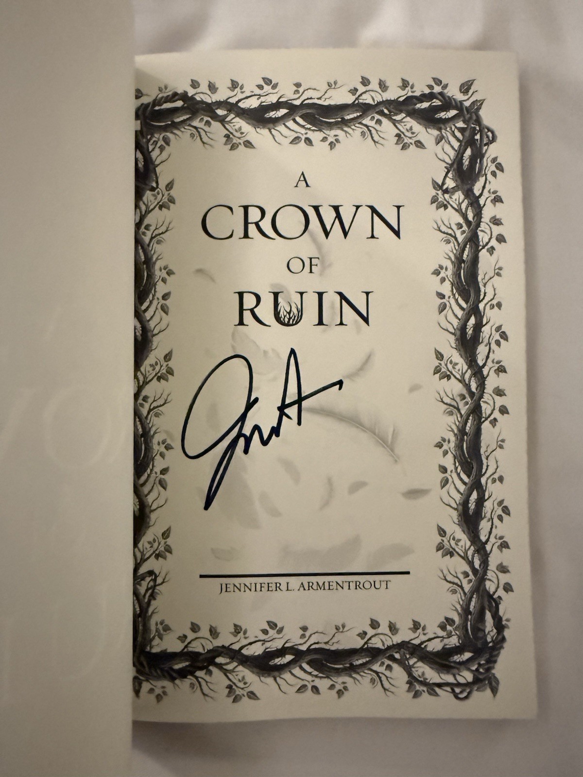 Apollycon Exclusive A Crown Of Ruin Novella Jennifer L Armentrout SIGNED UNREAD