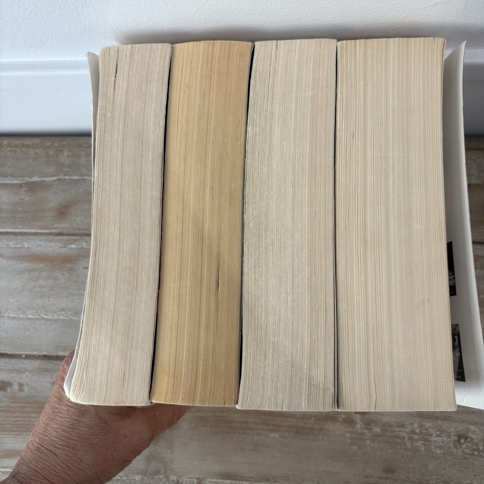TWILIGHT Saga Book Series Set 1-4 Stephenie Meyer New Moon Eclipse Breaking Dawn