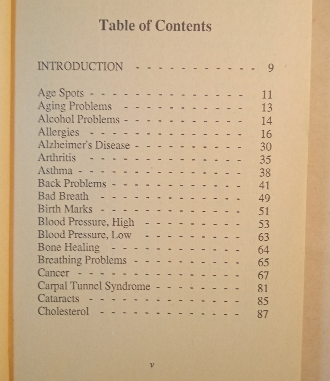 Natural Health & Wellness Encyclopedia Book. VGT 1988. 282 Pages . Wear