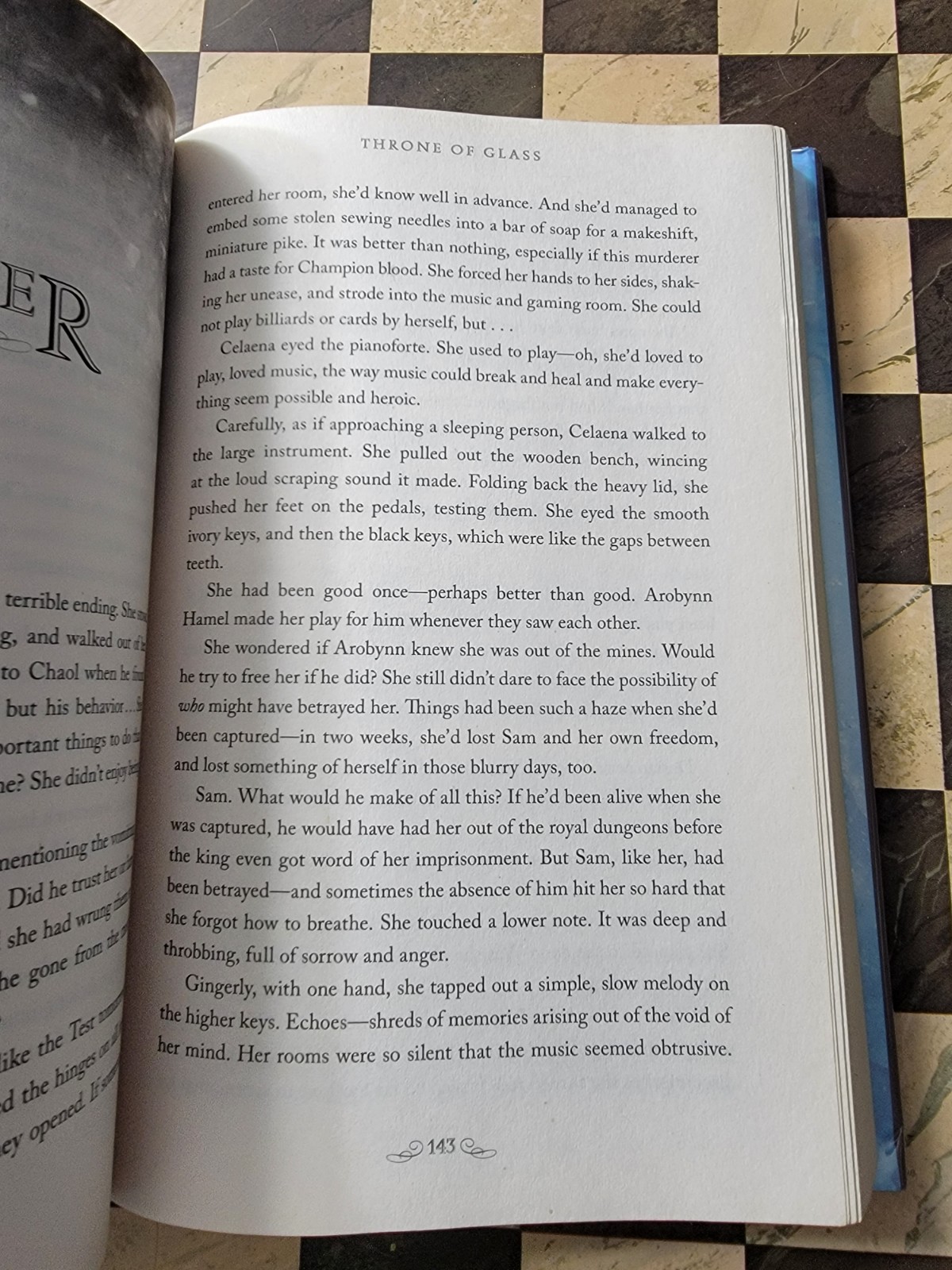Throne of Glass by Sarah J. Maas (2015, Hardcover) Ex-Library