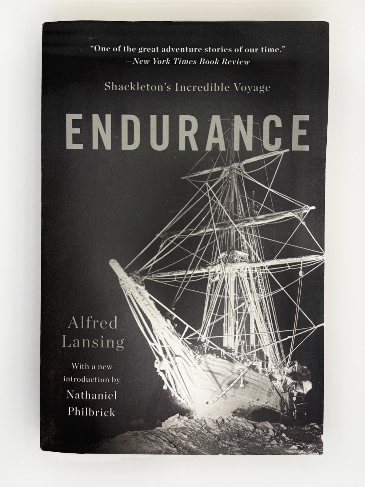 Endurance: Shackleton’s Incredible Voyage by Alfred Lansing (English) Paperback