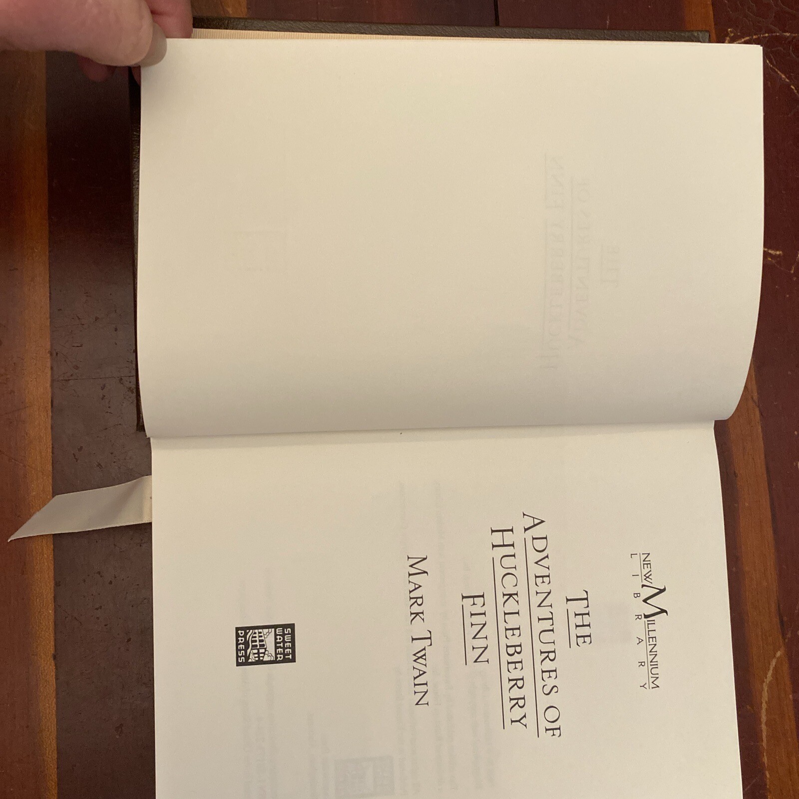The Adventures of Huckleberry Finn by Mark Twain Sweetwater Press 1998 Vintage