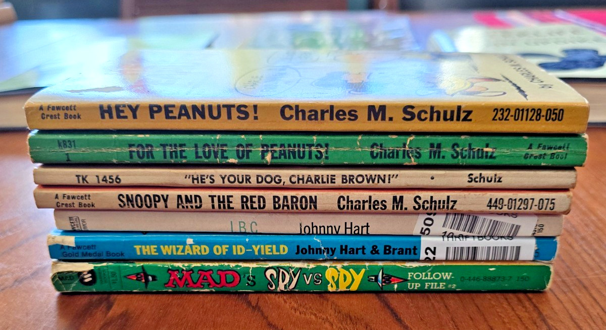 Early Paperback Books Peanuts Schulz, Wizard of ID, Mad De Bartolo & Clarke